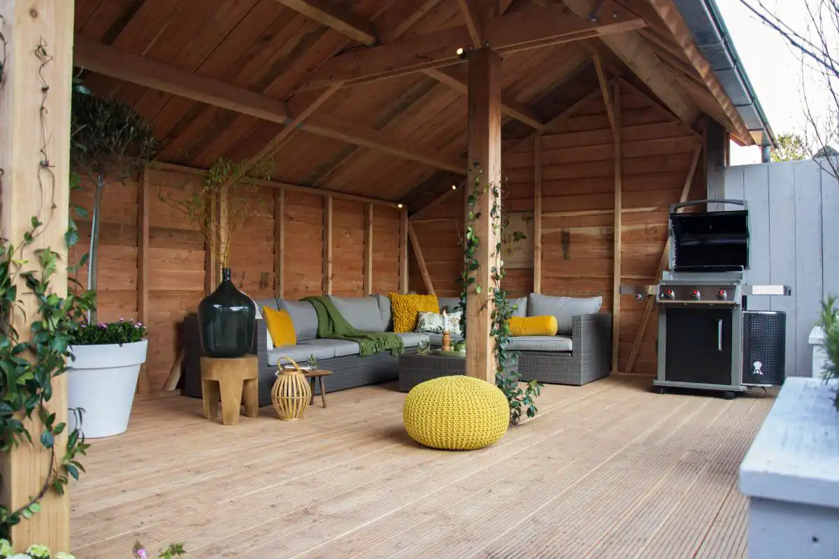 Blokhut met veranda tuinhuis met veranda en overkapping